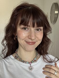 Frau  Lea Maxime Nikolic